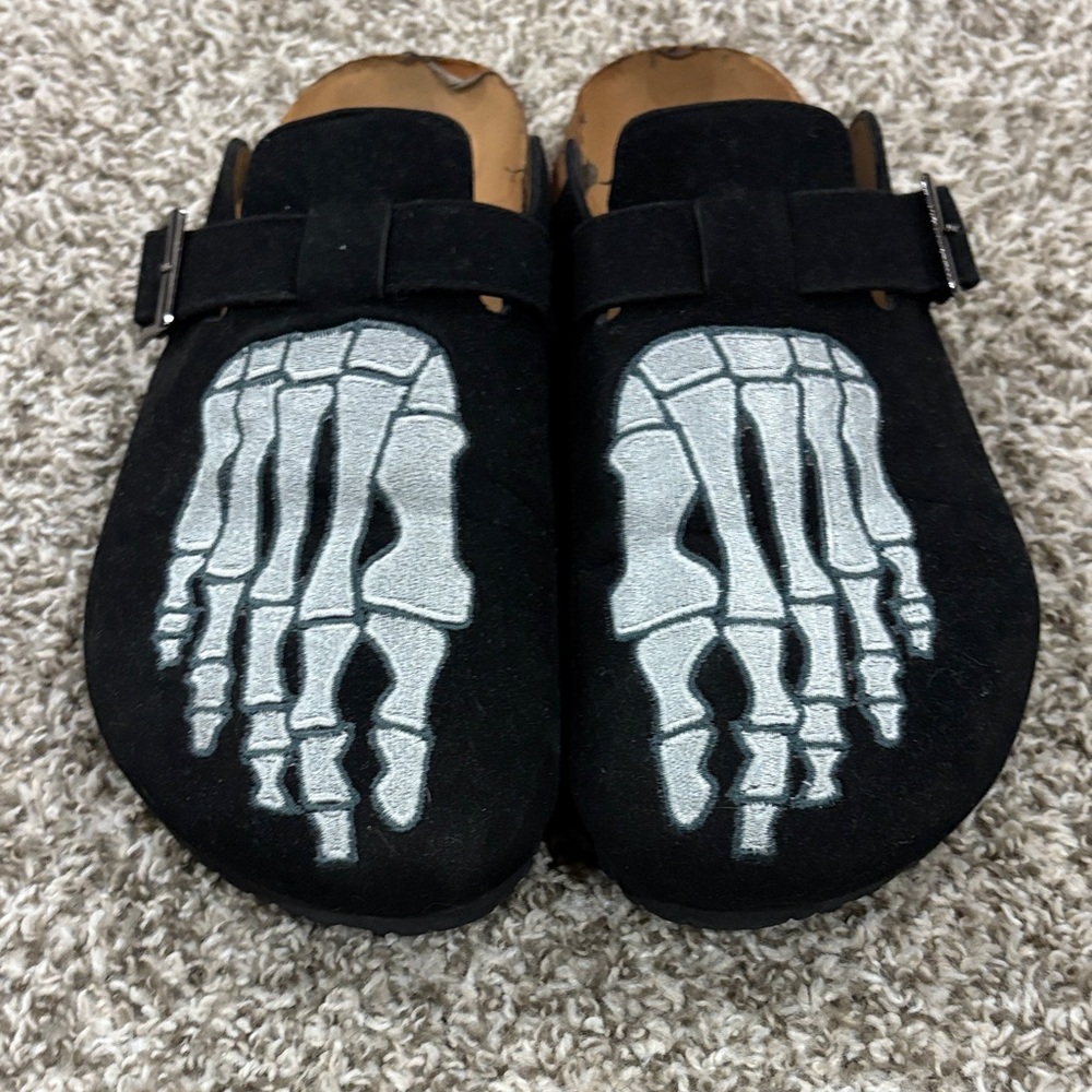 Boohoo Mens Skeleton Crocs